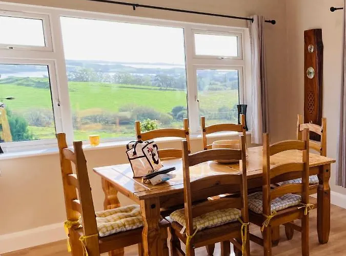Private 3 Bedroom House Ideal For Family & Friends