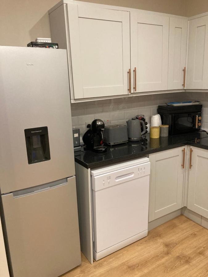 Private 3 Bedroom House Ideal For Family & Friends Holiday home *